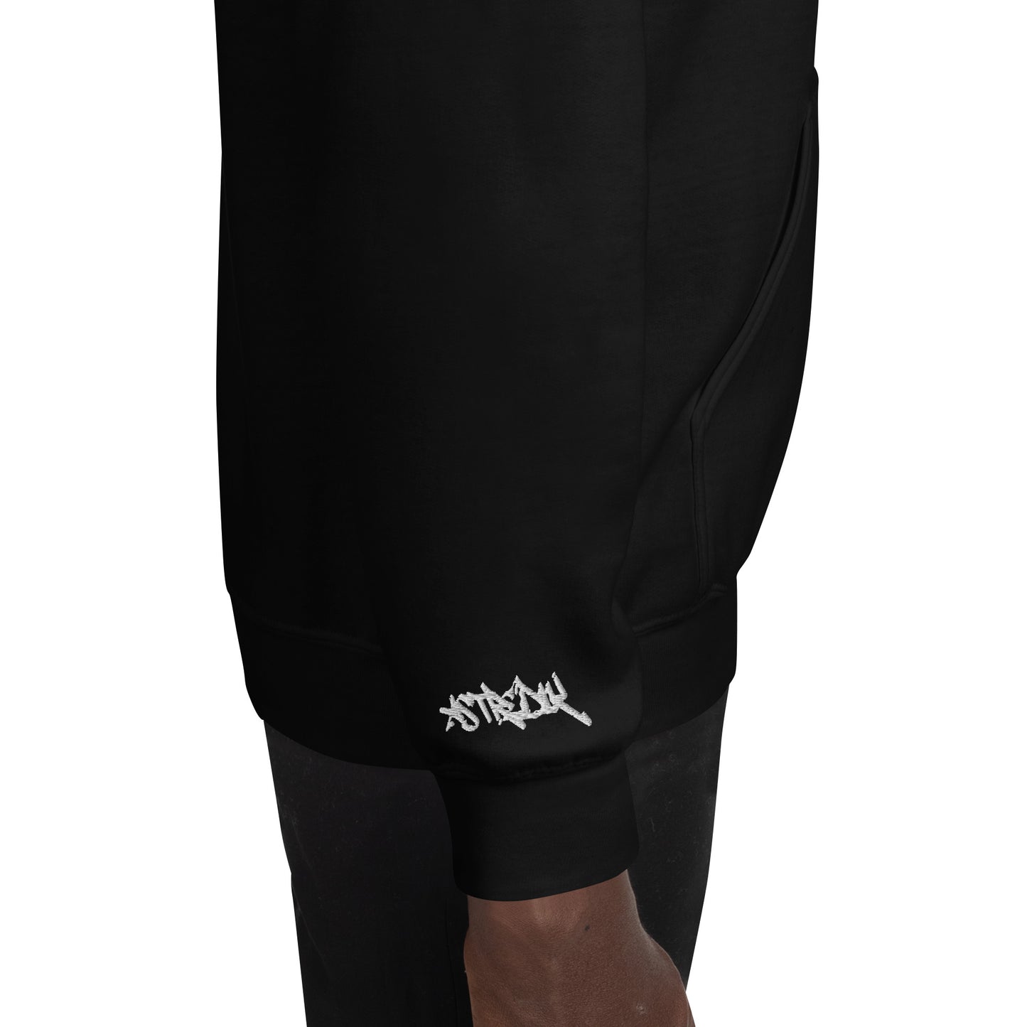 Hoodie - Classic Collection Destaca-te com o Nosso Hoodie Clássico Na nossa marca, acreditamos que a moda deve ser uma extensão da tua personalidade. Estás cansado de sentir que todas as marcas são iguais e só querem vender? Nós também. Por isso, apresent
