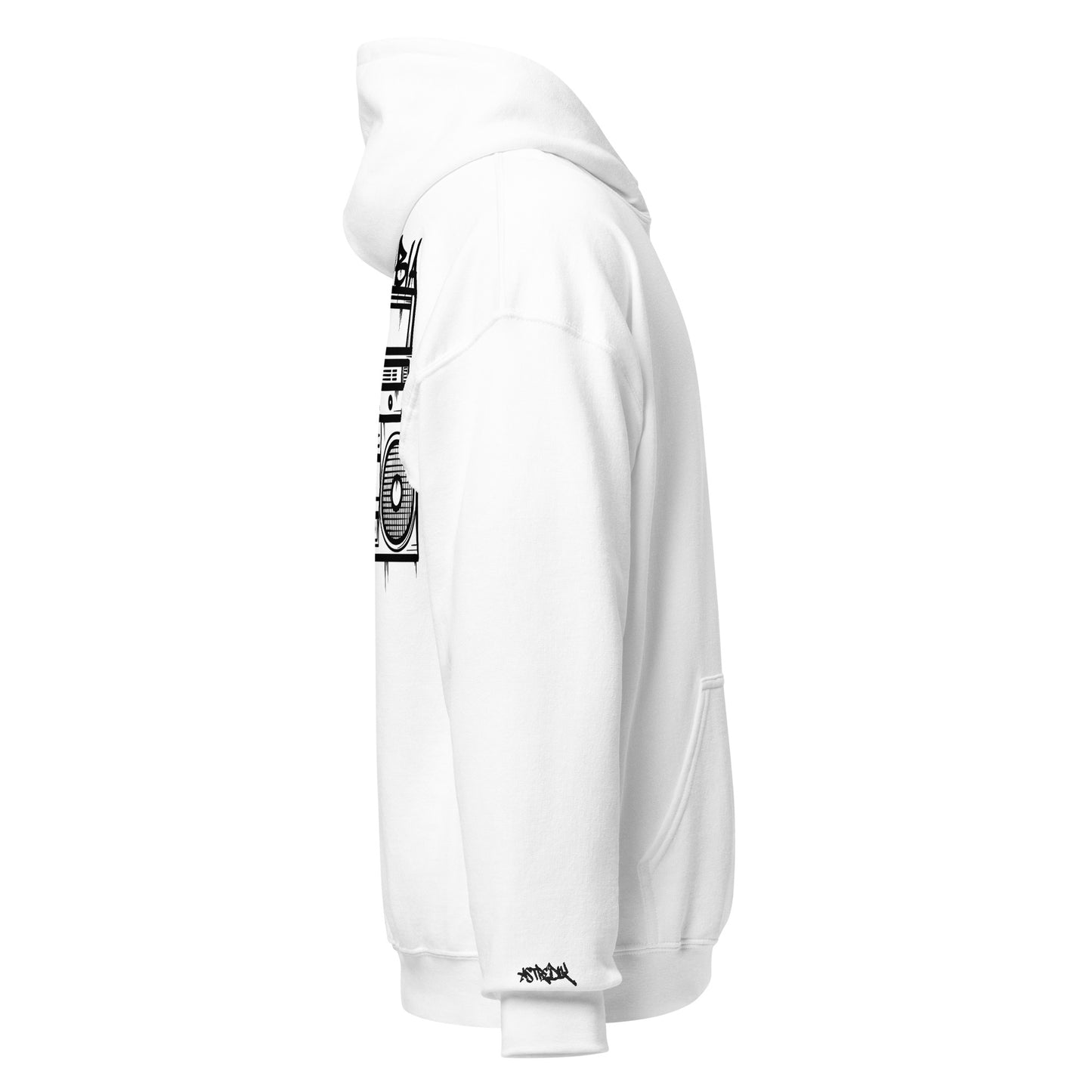 Hoodie Bofiafobia Inspirado pela força da música de intervenção portuguesa e pela cultura hip-hop, o Hoodie Bofiofobia não é apenas roupa — é uma tomada de posição.Criado para quem não se cala, para quem transforma estilo em discurso. Porquê escolher o Ho