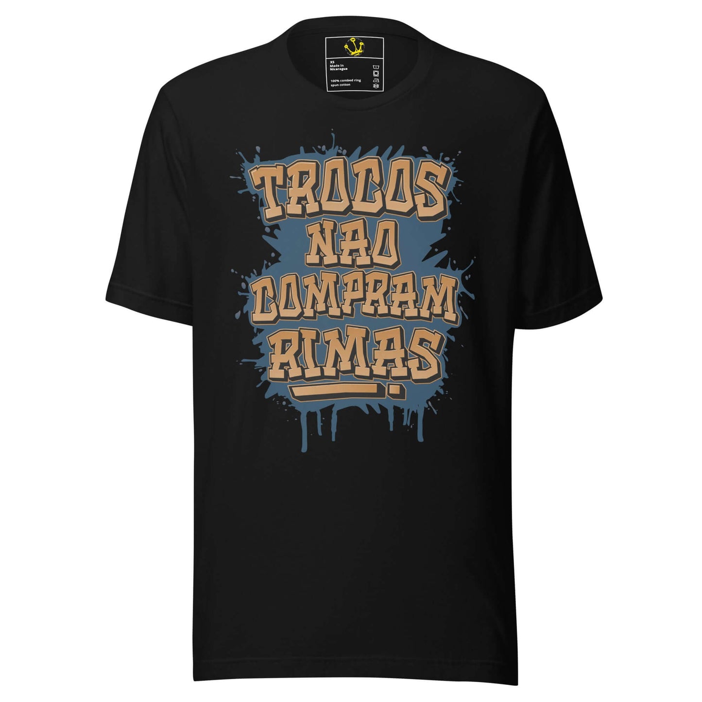 T-shirt streetwear | "Trocos não compram rimas" - Astredik A t-shirt streetwear “Trocos Não Compram Rimas” da Astredik é a escolha perfeita para quem vive a cultura hip-hop em Portugal. Esta t-shirt streetwear não é apenas roupa: é uma mensagem de resistê