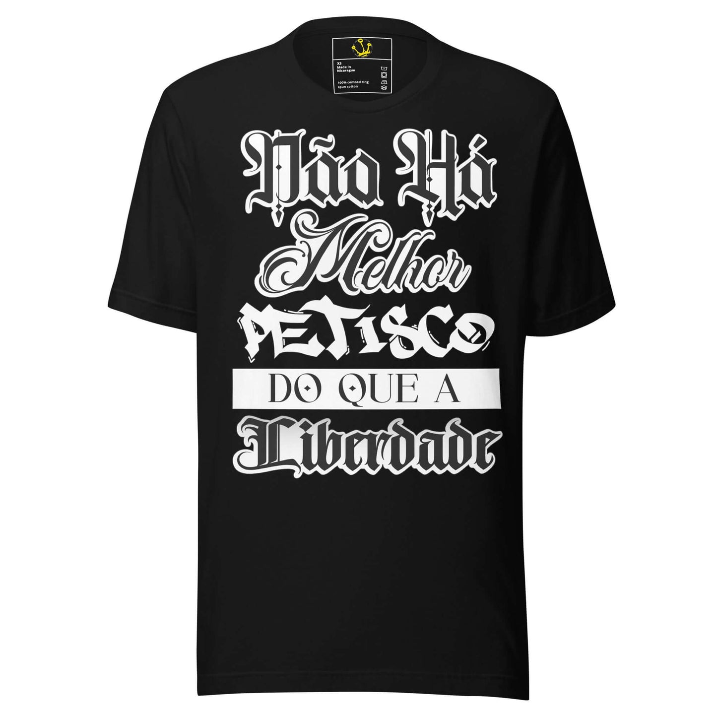 T-shirt "Não há melhor petisco do que a liberdade" "Não há melhor petisco do que a liberdade."Frase tirada de Allen Halloween, voz crua e sem filtros da cultura hip-hop tuga. Esta t-shirt é mais do que um pedaço de tecido — é resistência estampada no peit
