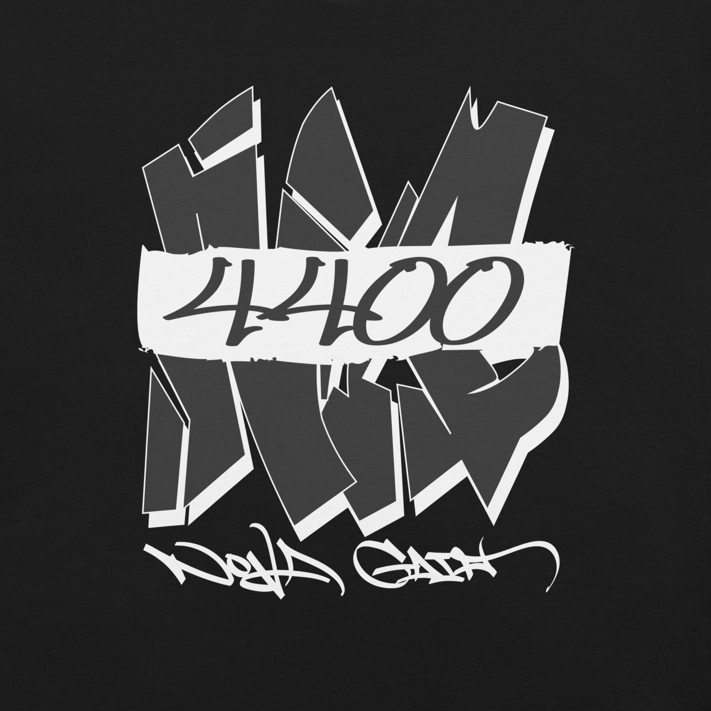 T-shirt NG4400 – Nova Gaia Para quem carrega a rua no peito e a alma em Vila Nova de Gaia.A NG4400 é mais do que uma t-shirt — é um statement de identidade urbana e resistência cultural. Criada para representar os que fazem da cidade o seu palco e da cami