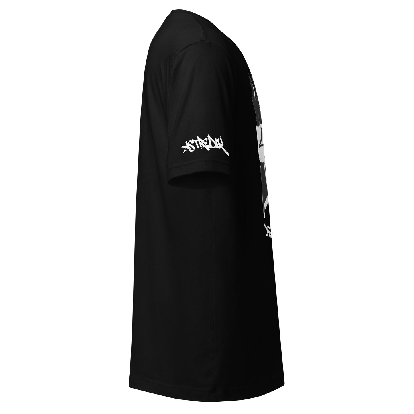 T-shirt NG4400 – Nova Gaia Para quem carrega a rua no peito e a alma em Vila Nova de Gaia.A NG4400 é mais do que uma t-shirt — é um statement de identidade urbana e resistência cultural. Criada para representar os que fazem da cidade o seu palco e da cami