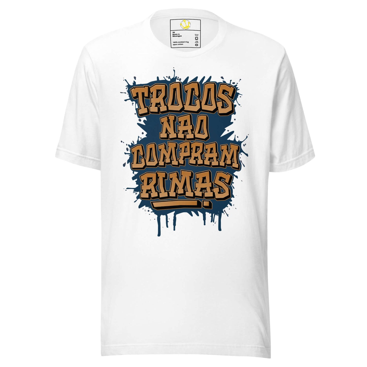 T-shirt streetwear | "Trocos não compram rimas" - Astredik A t-shirt streetwear “Trocos Não Compram Rimas” da Astredik é a escolha perfeita para quem vive a cultura hip-hop em Portugal. Esta t-shirt streetwear não é apenas roupa: é uma mensagem de resistê
