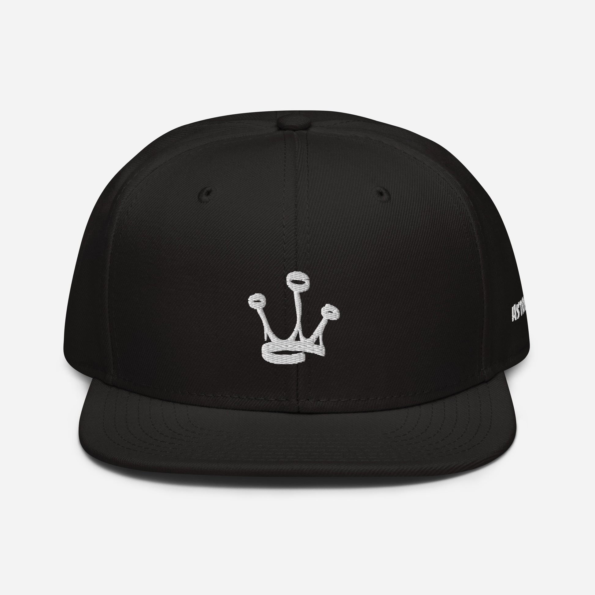 Snapback - Classic Collection Exprime-te com Originalidade e Estilo Na nossa marca, acreditamos que a moda deve refletir quem tu és. Estás farto de sentir que todas as marcas são iguais e só querem vender? Nós também. Por isso, criámos o Snapback com Dupl