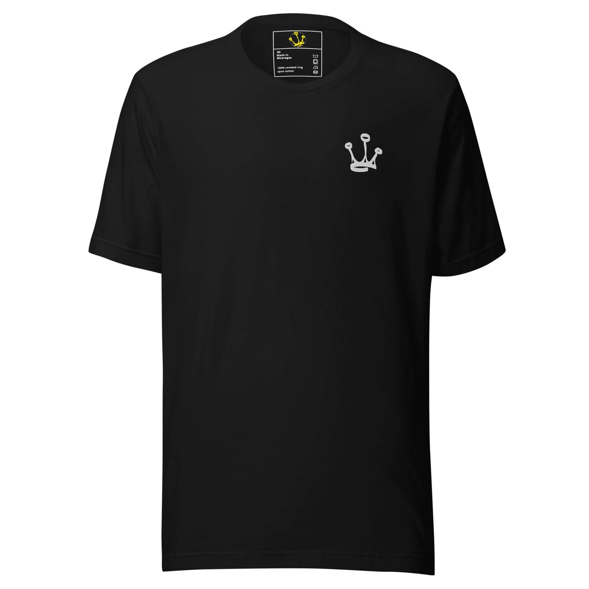 T-shirt "Autênticos mendigos vendidos por cêntimos" “Autênticos mendigos vendidos por cêntimos” — uma frase que corta fundo.Inspirada na crítica de Sam The Kid, esta t-shirt denuncia a realidade de quem vende liberdade criativa por visibilidade vazia. Com
