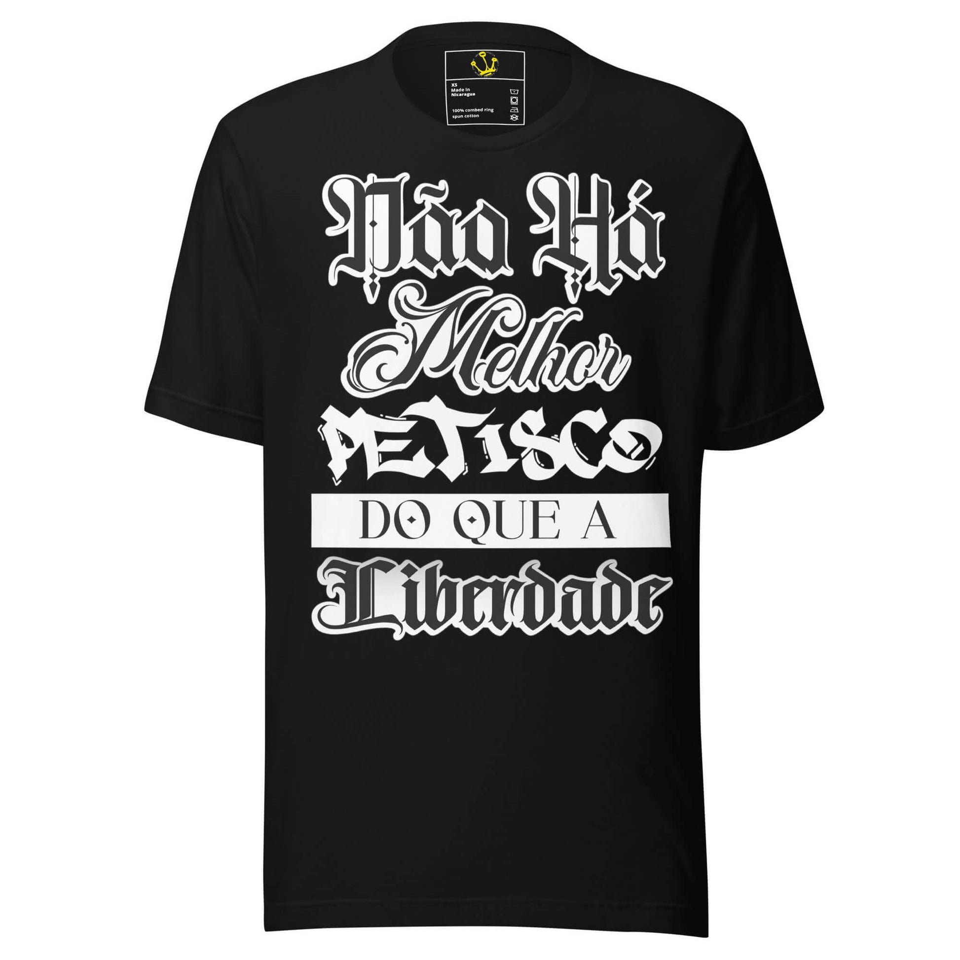 T-shirt "Não há melhor petisco do que a liberdade" "Não há melhor petisco do que a liberdade."Frase tirada de Allen Halloween, voz crua e sem filtros da cultura hip-hop tuga. Esta t-shirt é mais do que um pedaço de tecido — é resistência estampada no peit